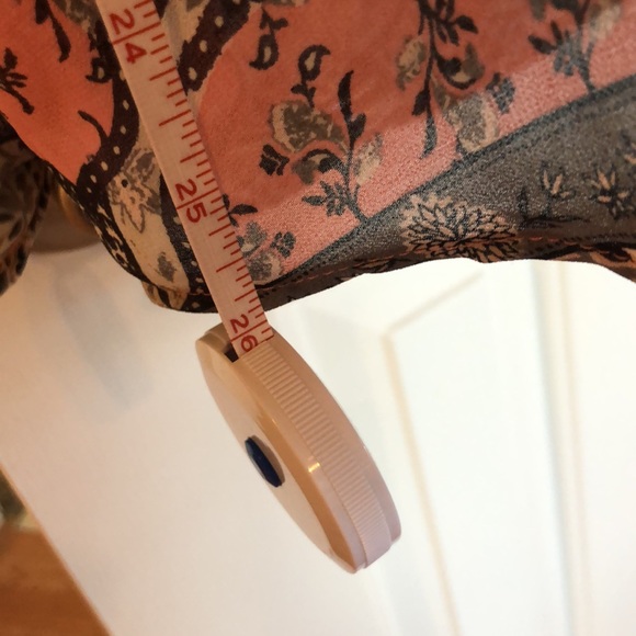 Beautiful Cold Shoulder Top Sz 1X - Picture 7 of 10